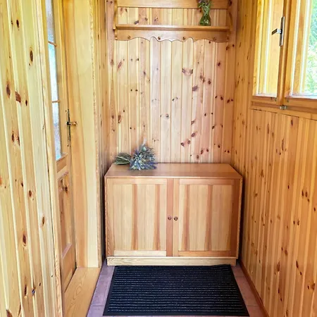 Holiday home Chaloupka U Elisky *